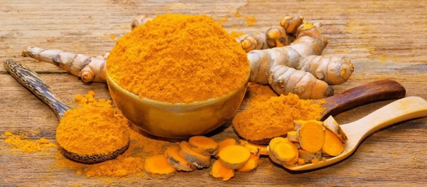 Κουρκουμάς: Δείτε τα οφέλη που προσφέρει στον οργανισμό (βίντεο)